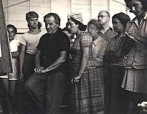 Hofmann teaching a group of students, including Robert De Niro, Sr. (at left, in white shirt)